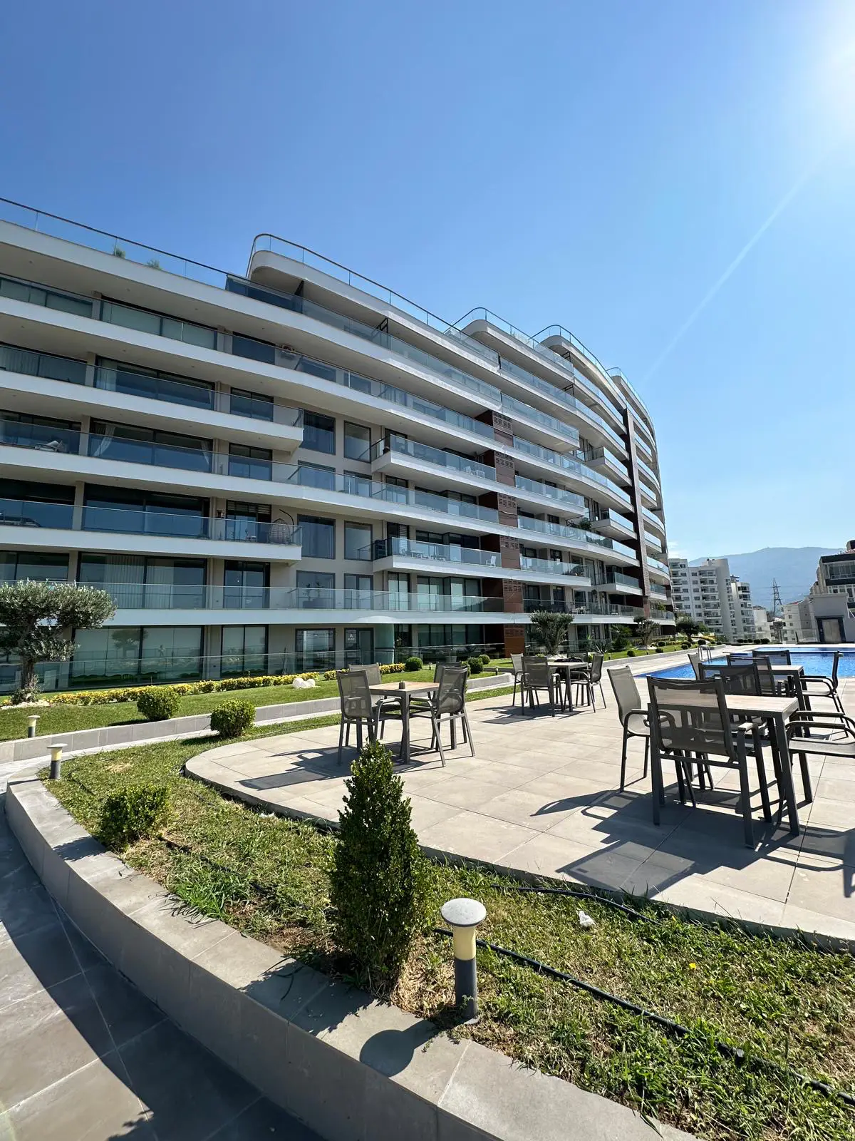 Narlıdere’de Deniz ve Orman Manzaralı Daire
